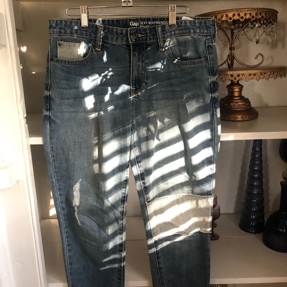 Gap Sexy boyfriend light wash cropped jeans